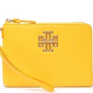 TORY BURCH BRITTEN LARGE ZIPPER POUCH WRISTLET